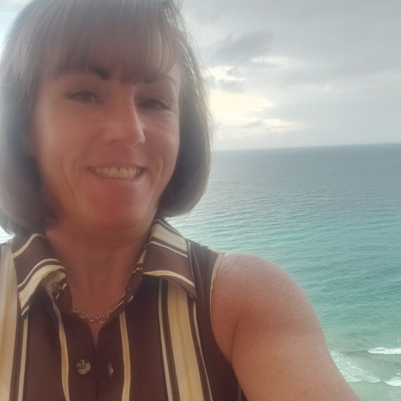 Meet your Posher, Becky - Picture 2 of 2